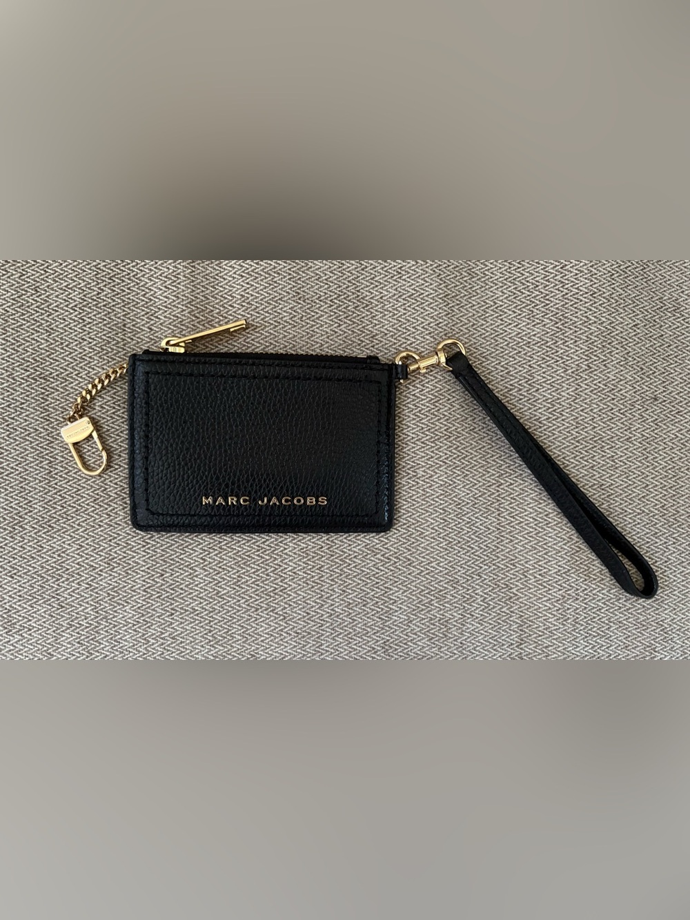 Marc Jacobs Groove Top Zip Wristlet Black Leather Card Holder Wallet Gold Chain